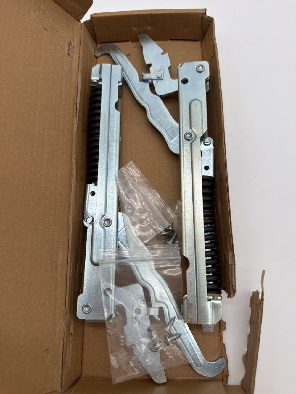 Oven Door Hinge Replacements 318024747 & 318024715 Includes Screws Durable Steel